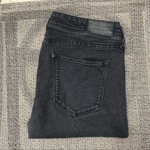 Black/grey skinny jeans !!